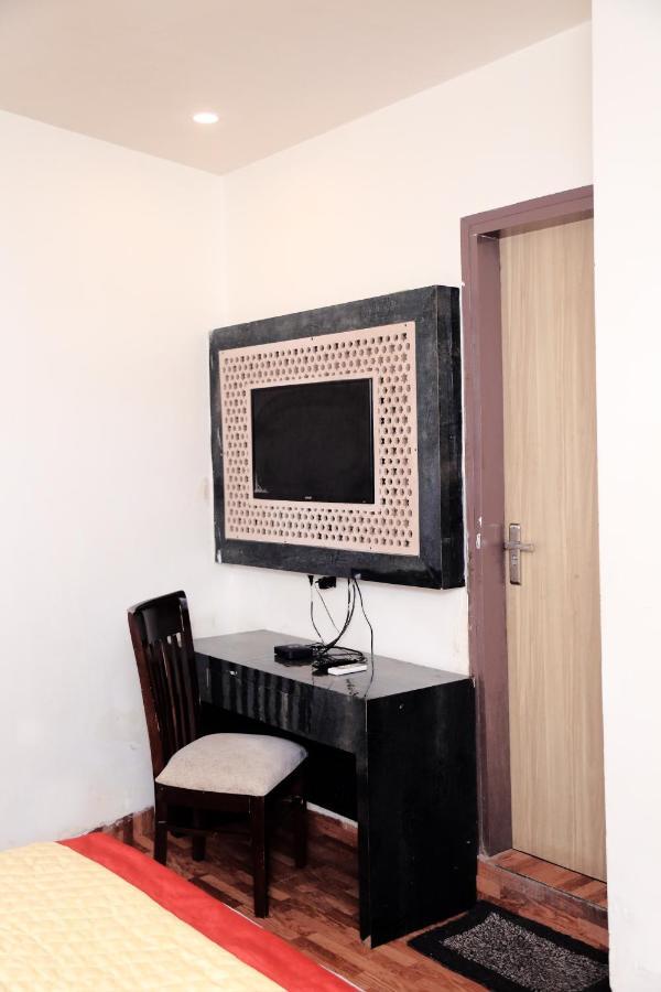 Hotel Plazzo Igi นิวเดลี ภายนอก รูปภาพ