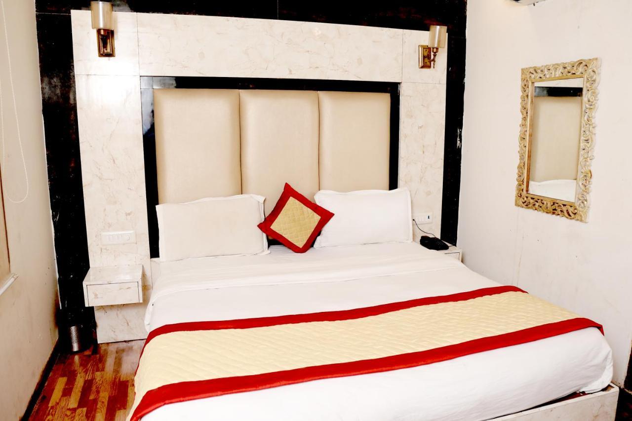Hotel Plazzo Igi นิวเดลี ภายนอก รูปภาพ